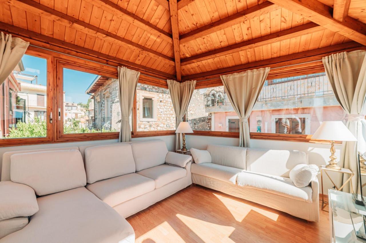 Private Villa At Villa Al Duomo 陶尔米纳 外观 照片