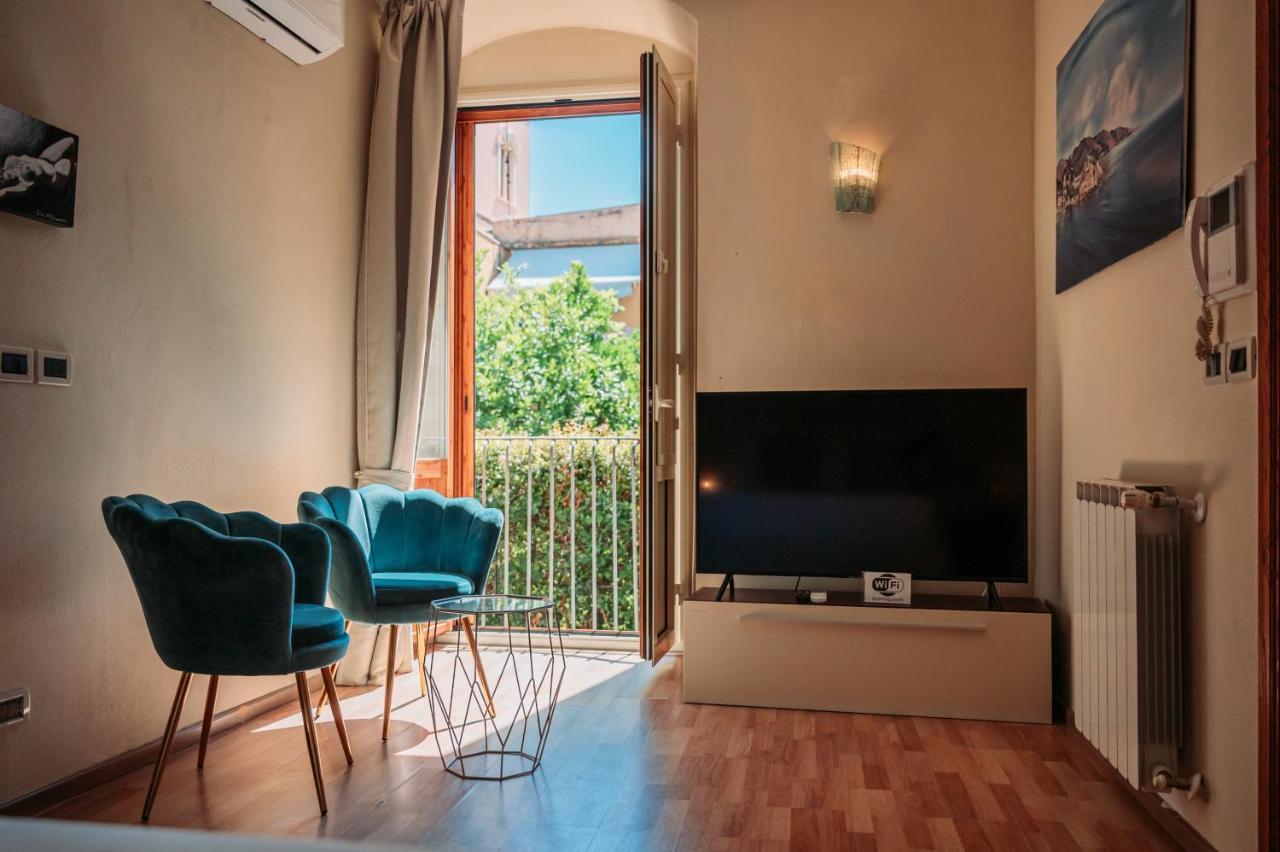Private Villa At Villa Al Duomo 陶尔米纳 外观 照片