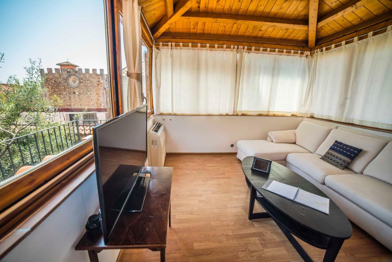 Private Villa At Villa Al Duomo 陶尔米纳 外观 照片