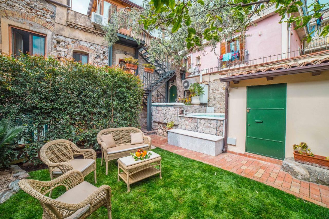 Private Villa At Villa Al Duomo 陶尔米纳 外观 照片